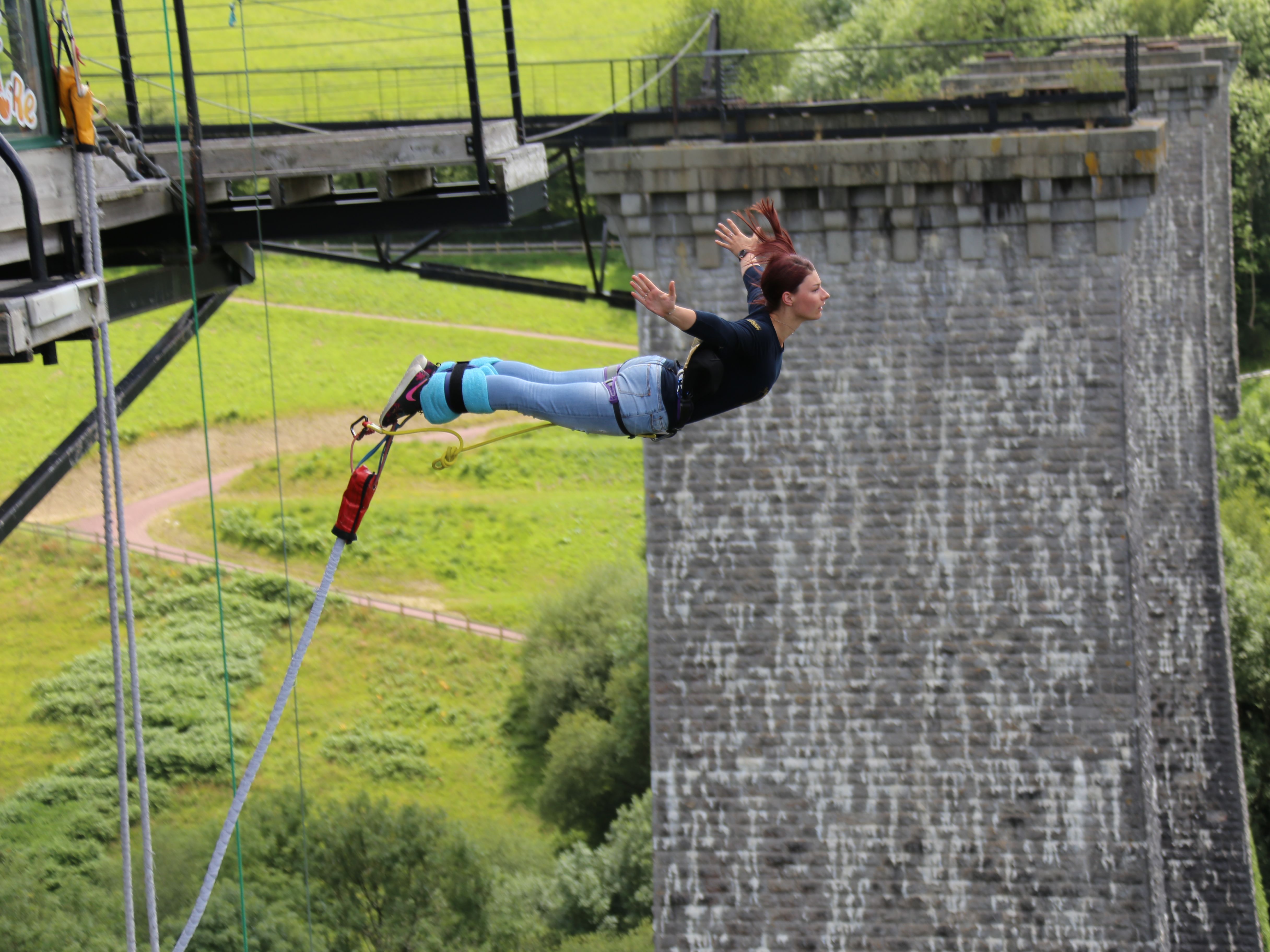 4 Images 1 Mot Saut à L élastique