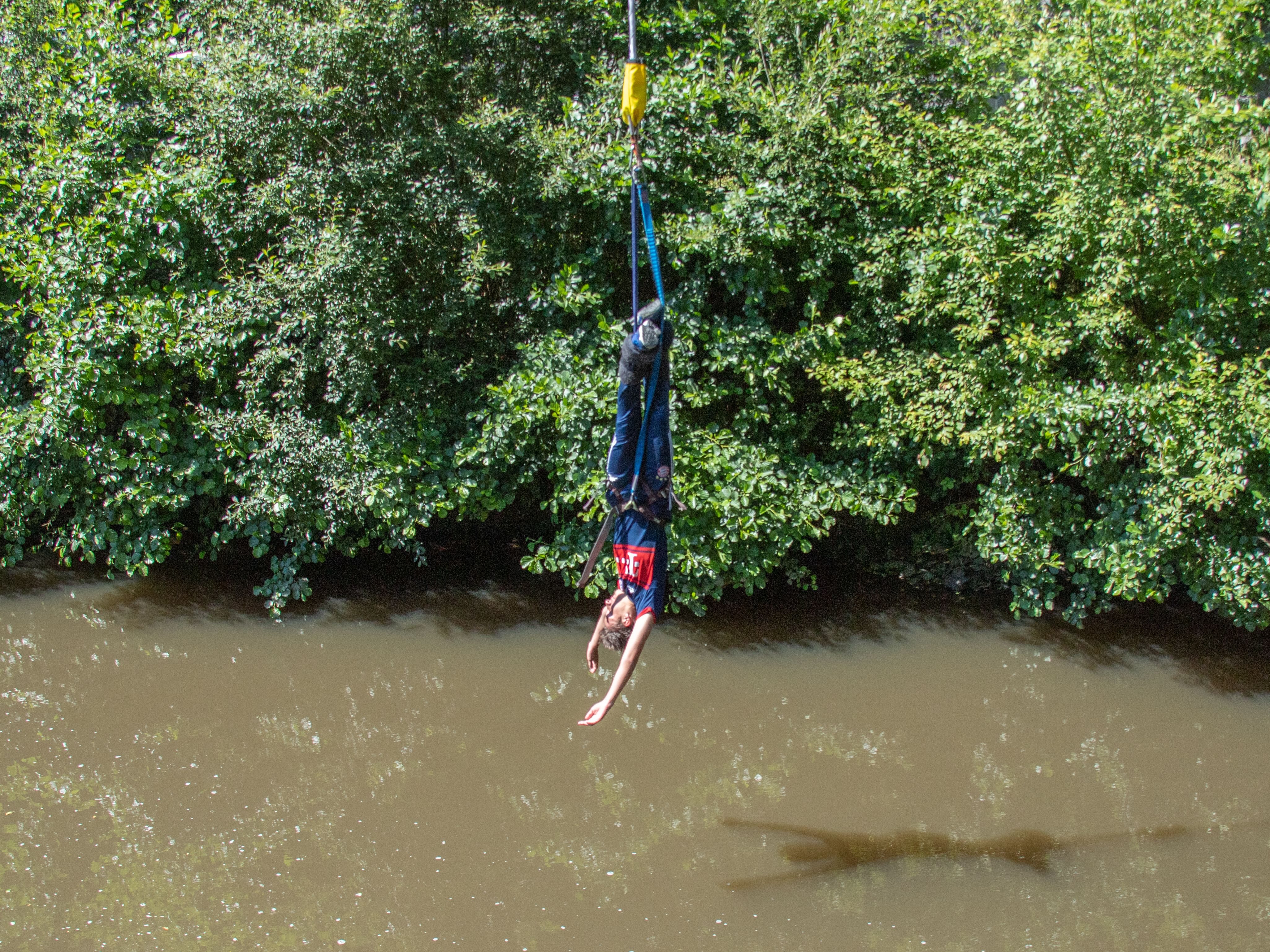 4 Images 1 Mot Saut à L élastique