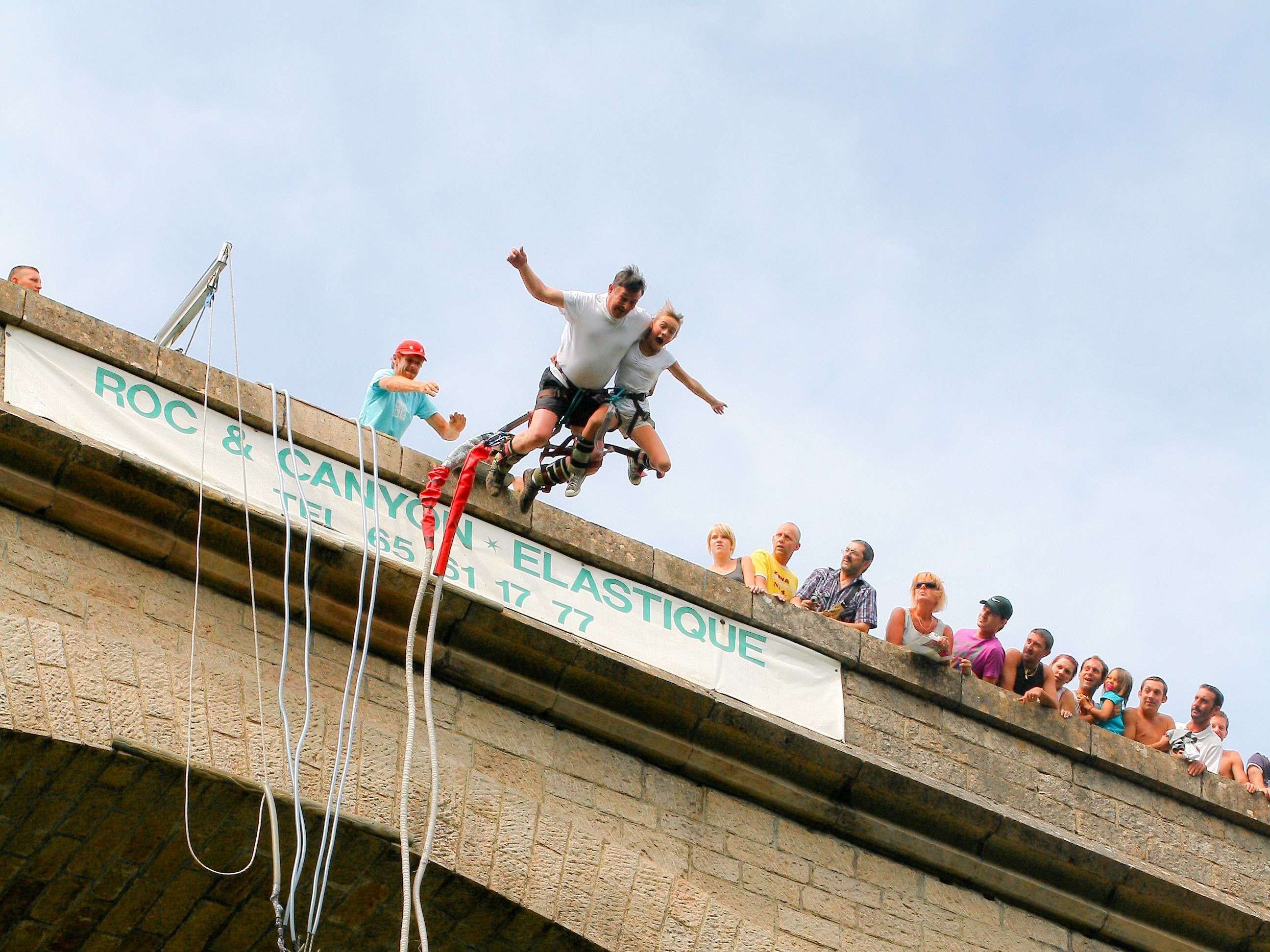 Saut à l'élastique à ALZON ROC ET CANYON Viaduc à Alzon, LanguedocRoussillon
