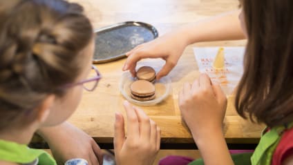 Est-ce que les enfants peuvent participer à des cours de pâtisserie ?