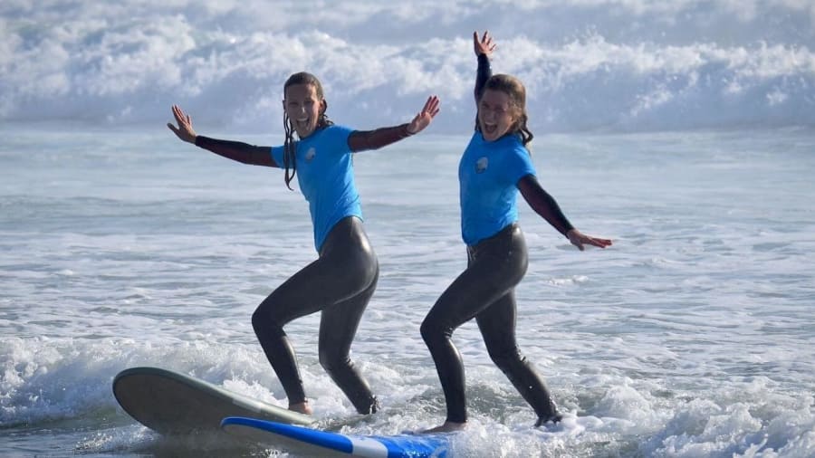 Un cours de surf fun et plein d'adrénaline