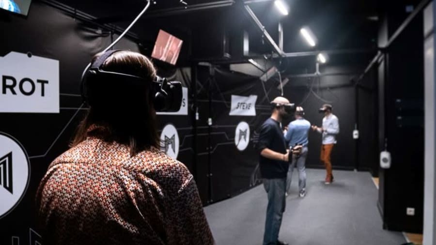 Une session de réalité virtuelle pour découvrir un univers 3D à Lille