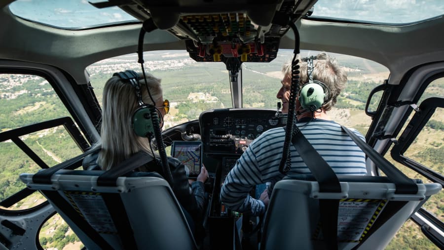 Peut-on s'asseoir à côté du pilote lors d'un vol en hélicoptère ?