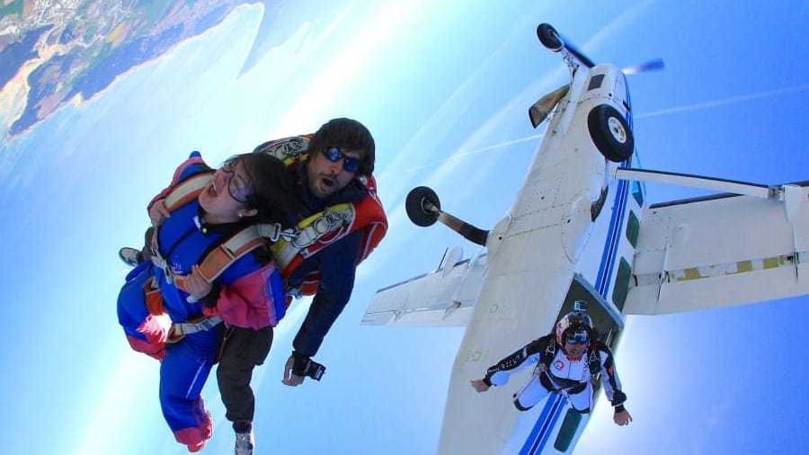 Quelle taille pour un saut en parachute ?