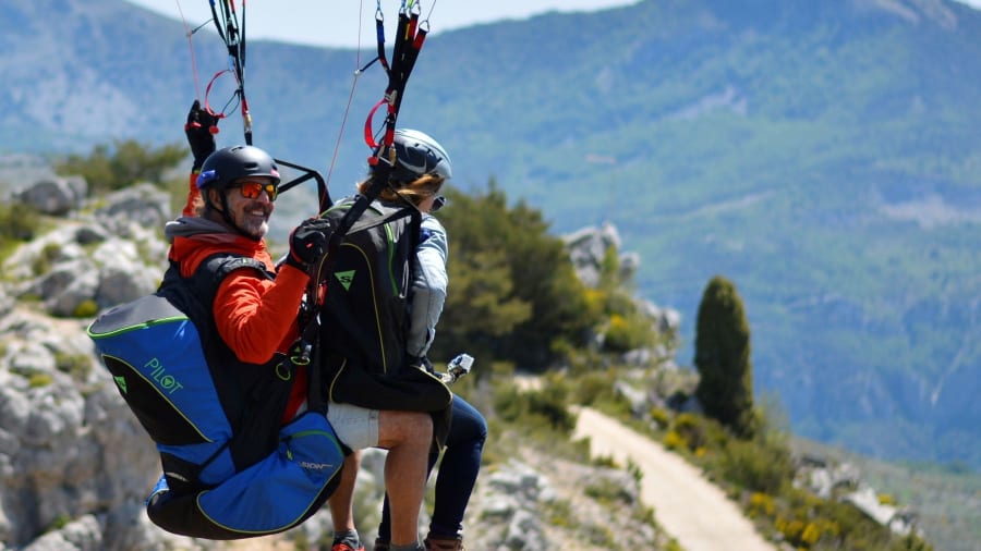 Un vol en parapente à Gourdon pour survoler la région PACA