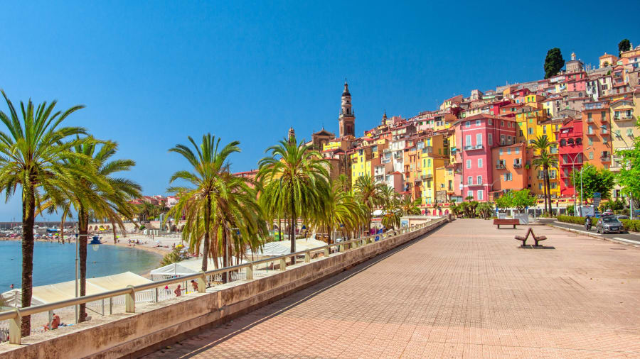 Faites des découvertes insolites pendant une visite guidée de Menton