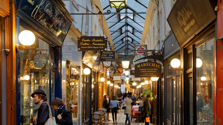 Explorez les passages couverts secrets de Paris pour une expérience hors du temps