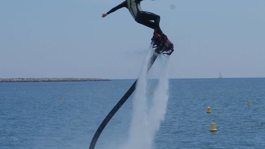 S’essayer au Flyboard sur la French Riviera