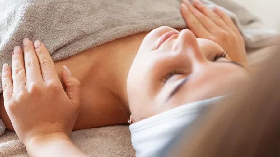 Un massage relaxant avec des produits bio