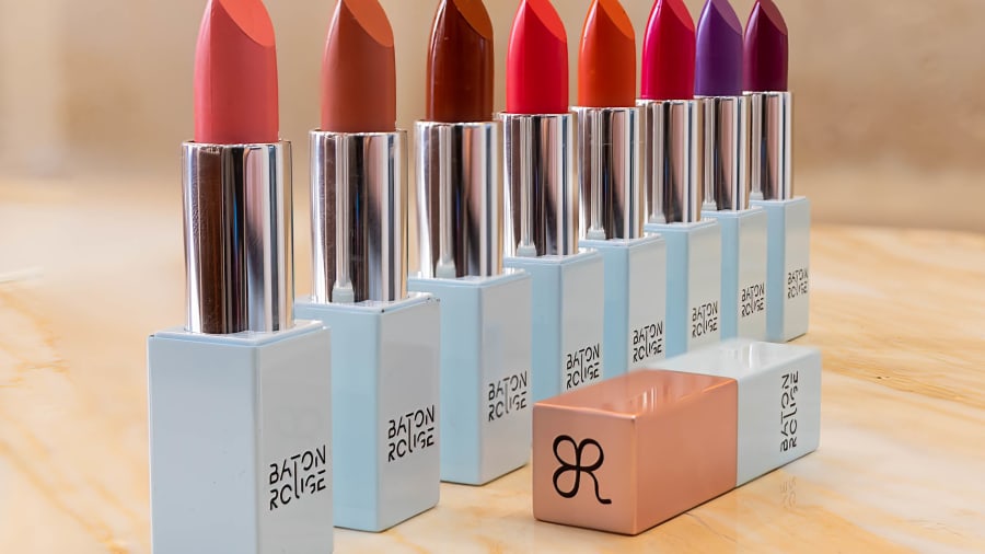 Un atelier création d’un rouge à lèvres