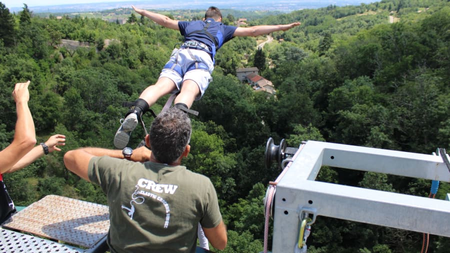 Un saut à l'élastique pour les casse-cou !