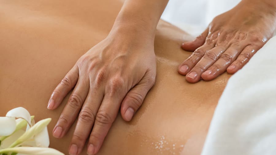 Un massage relaxant pour dos