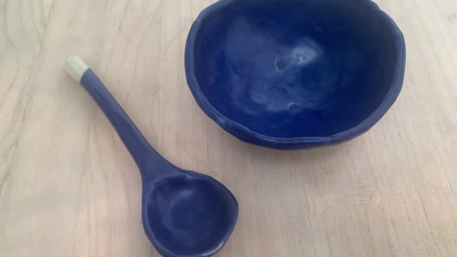 Atelier céramique création d'un bol avec cuillère aux Lilas