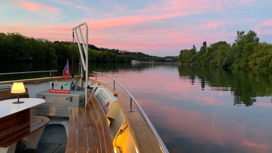 Faire une croisière privatisée pour un afterwork au fil de l'eau