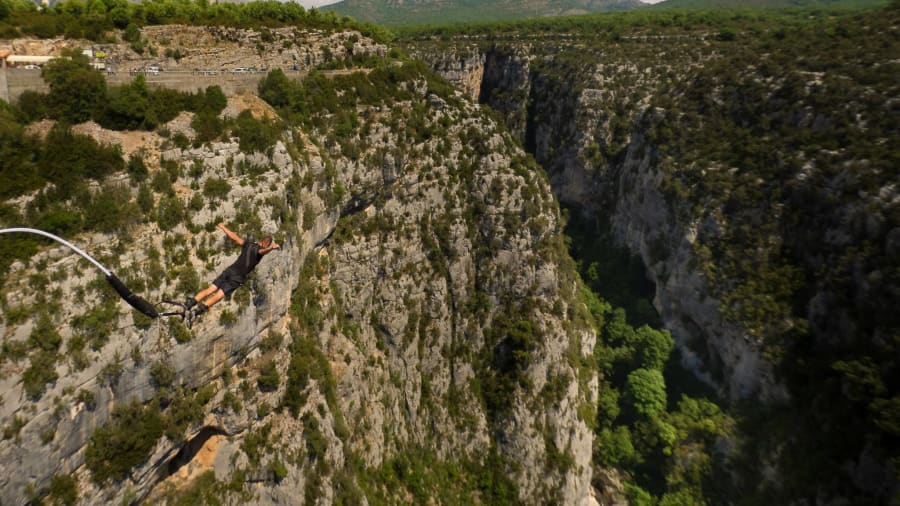 Se challenger sur un saut à l’élastique dans les Gorges du Verdon