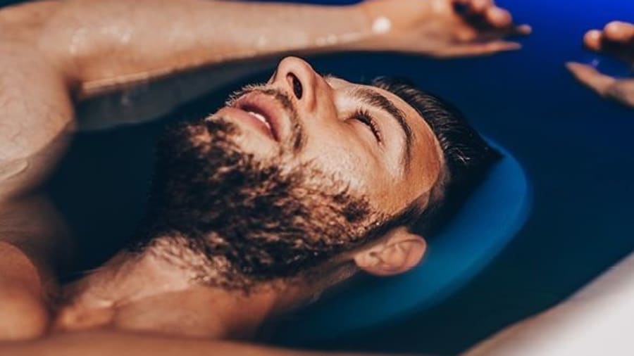 Une séance de flottaison pour retrouver la légèreté de sa jeunesse