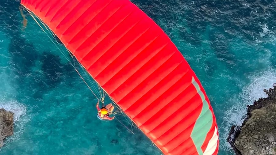 Vol en parapente sur le littoral guadeloupéen depuis Le Moule