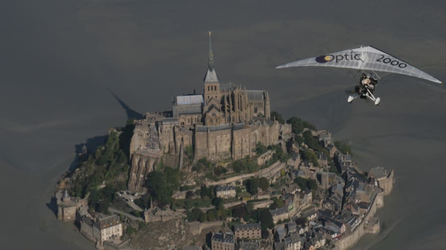 Un vol en ULM au-dessus de la baie du Mont Saint-Michel