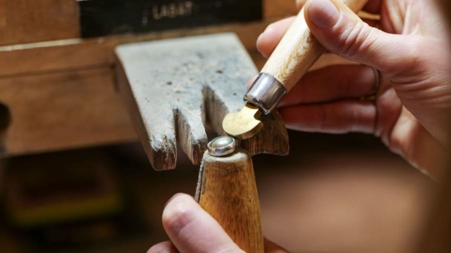 Un atelier de création d'un bijou pour réveiller son âme de créatrice