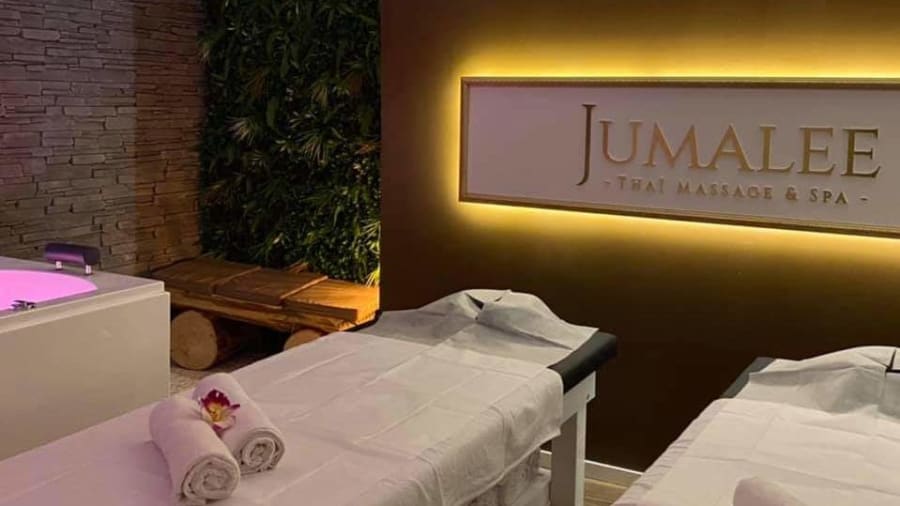 Un massage thaïlandais relaxant chez Jumalee