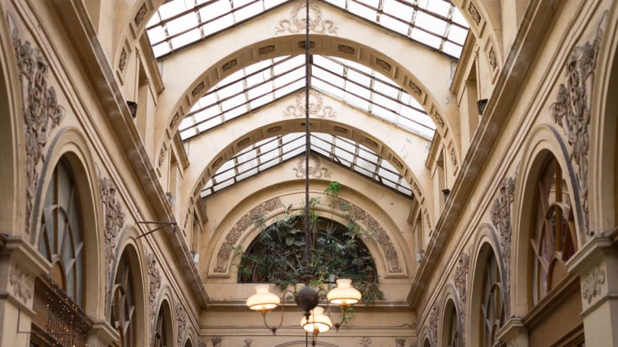 Découvrir les galeries et les passages secrets de Paris grâce à une visite guidée