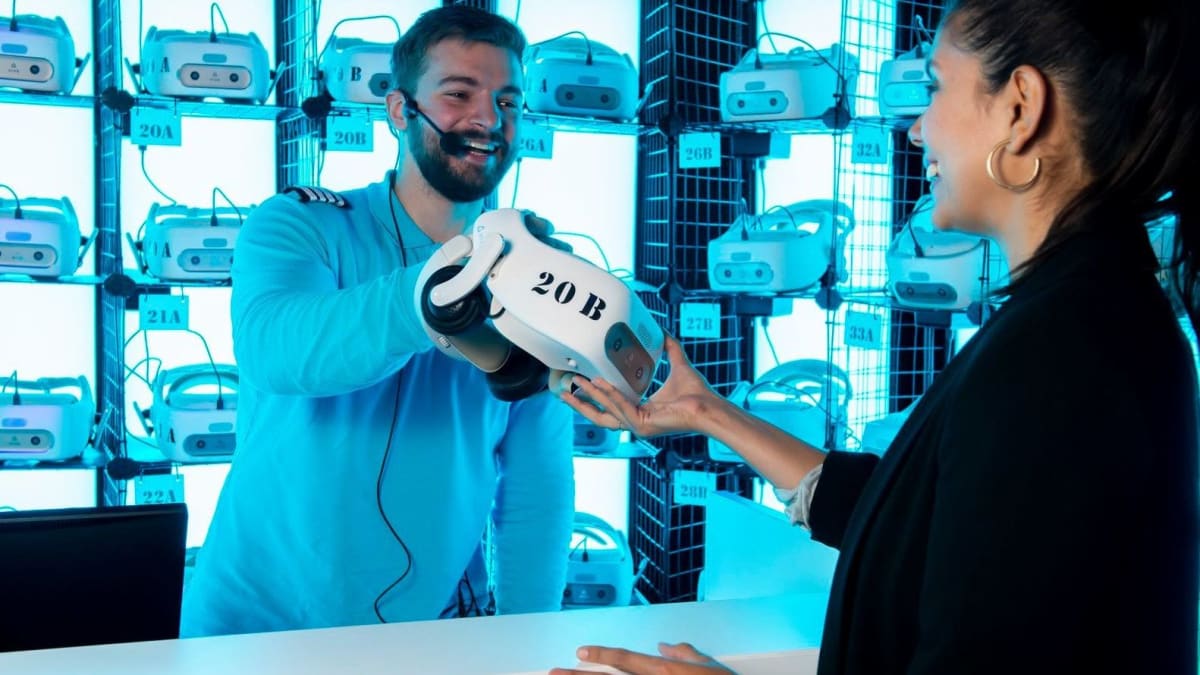 cliente qui reçoit son casque VR