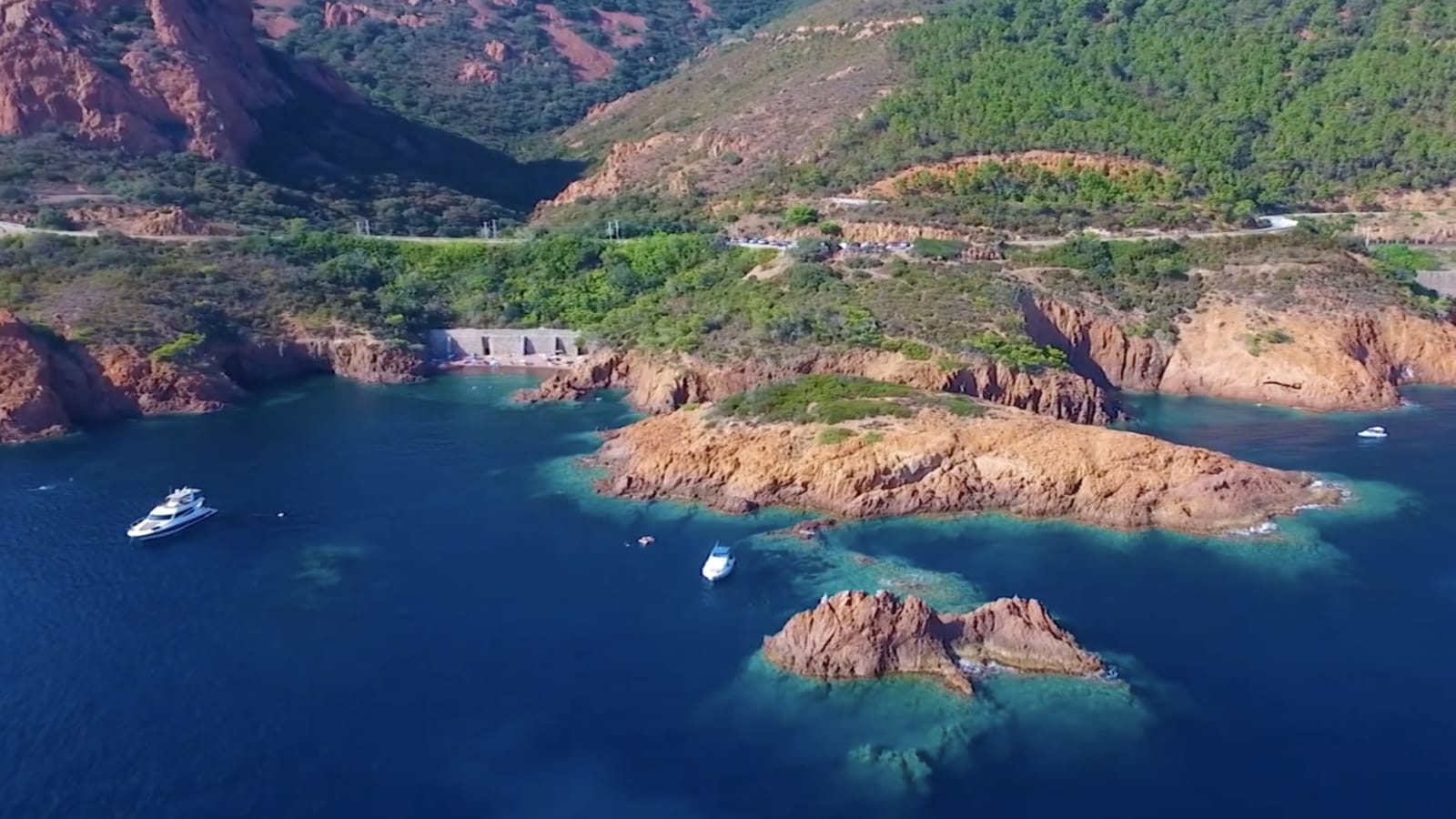 Plongez dans le bonheur : Une spectaculaire baignade de 2 heures