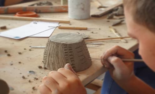 Cours de poterie pour enfant