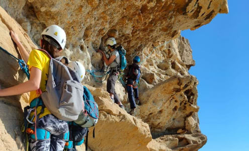 Quels obstacles peut-on rencontrer durant un parcours de Via Ferrata ?