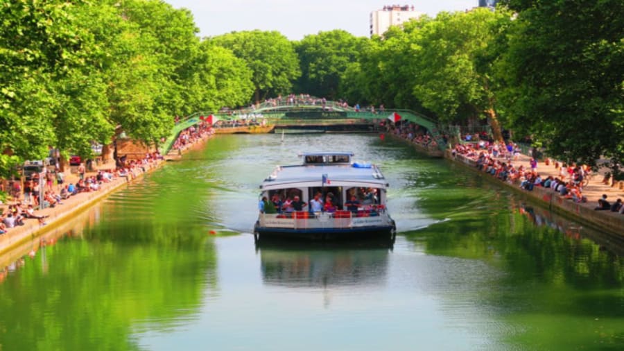 péniche touristique sur le canal saint-martin