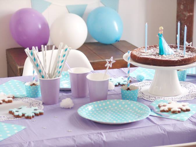 table d'anniversaire décorée