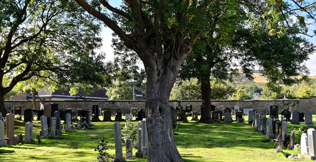 How to Choose the Perfect Headstone - Funeralocity