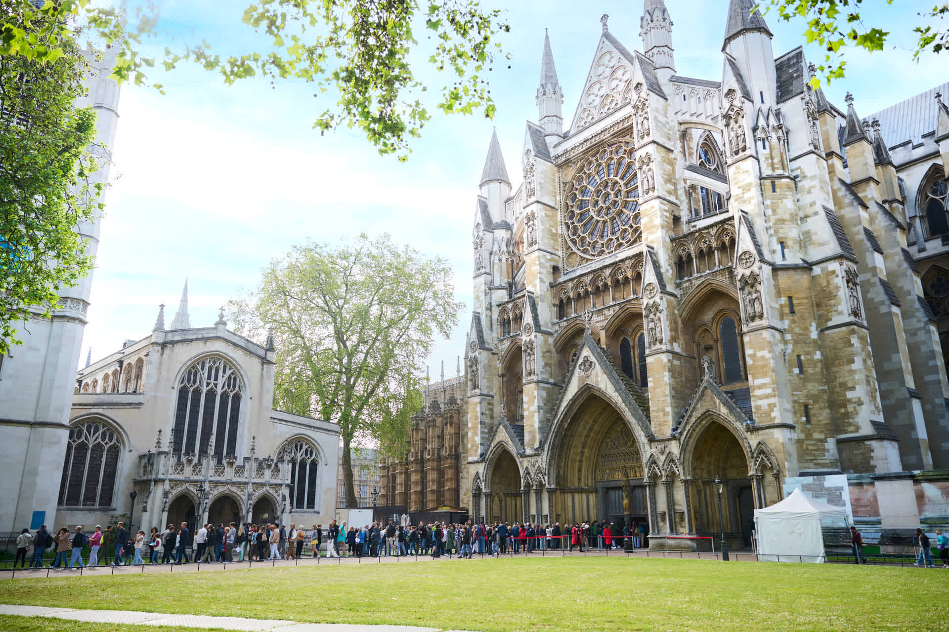 London in a Day: Tower of London Tour Westminster Abbey & River Cruise