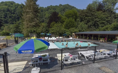 Zwembad camping ourthe