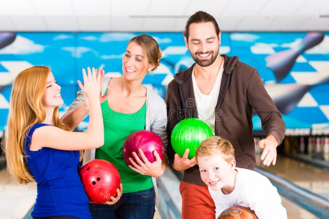 À partir de quel âge mon enfant peut-il jouer au bowling