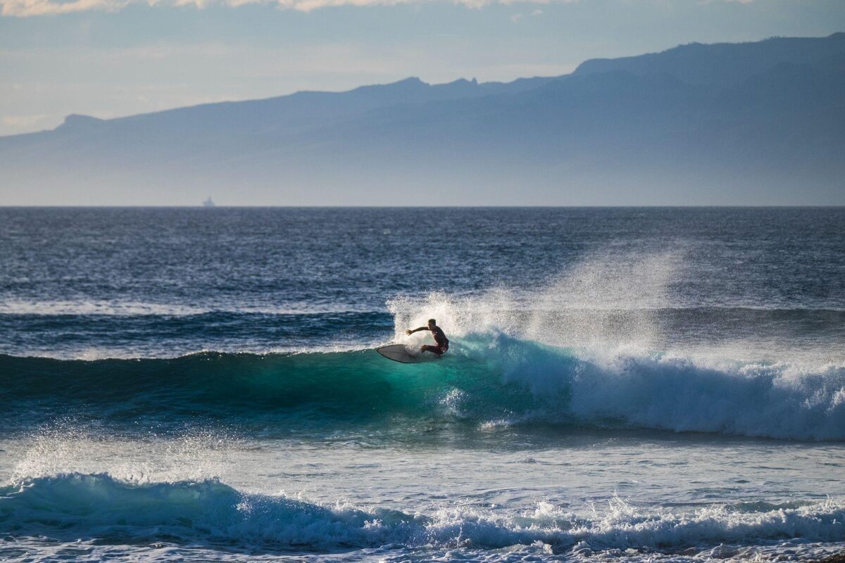 02-mawi-surf-tourism
