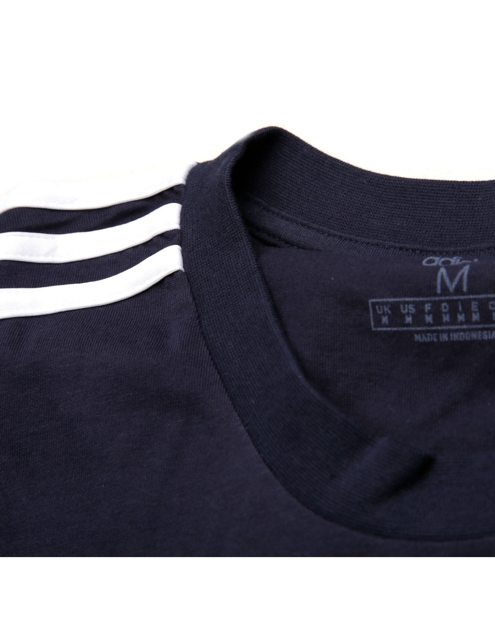 Camiseta Essentials Tres Bandas Marino - Fútbol Factory