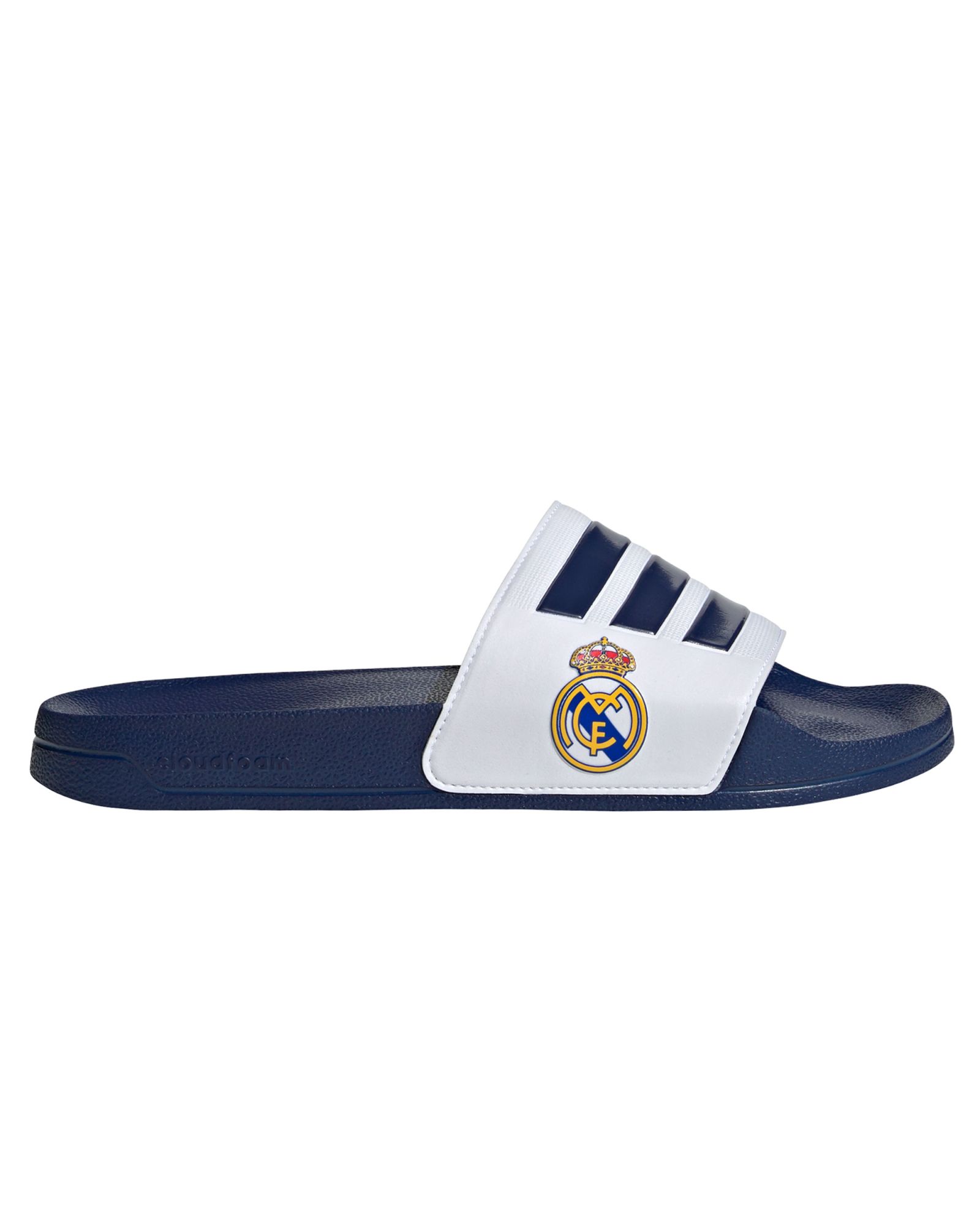 Zapatillas, chanclas, toallas y pijamas del Real Madrid