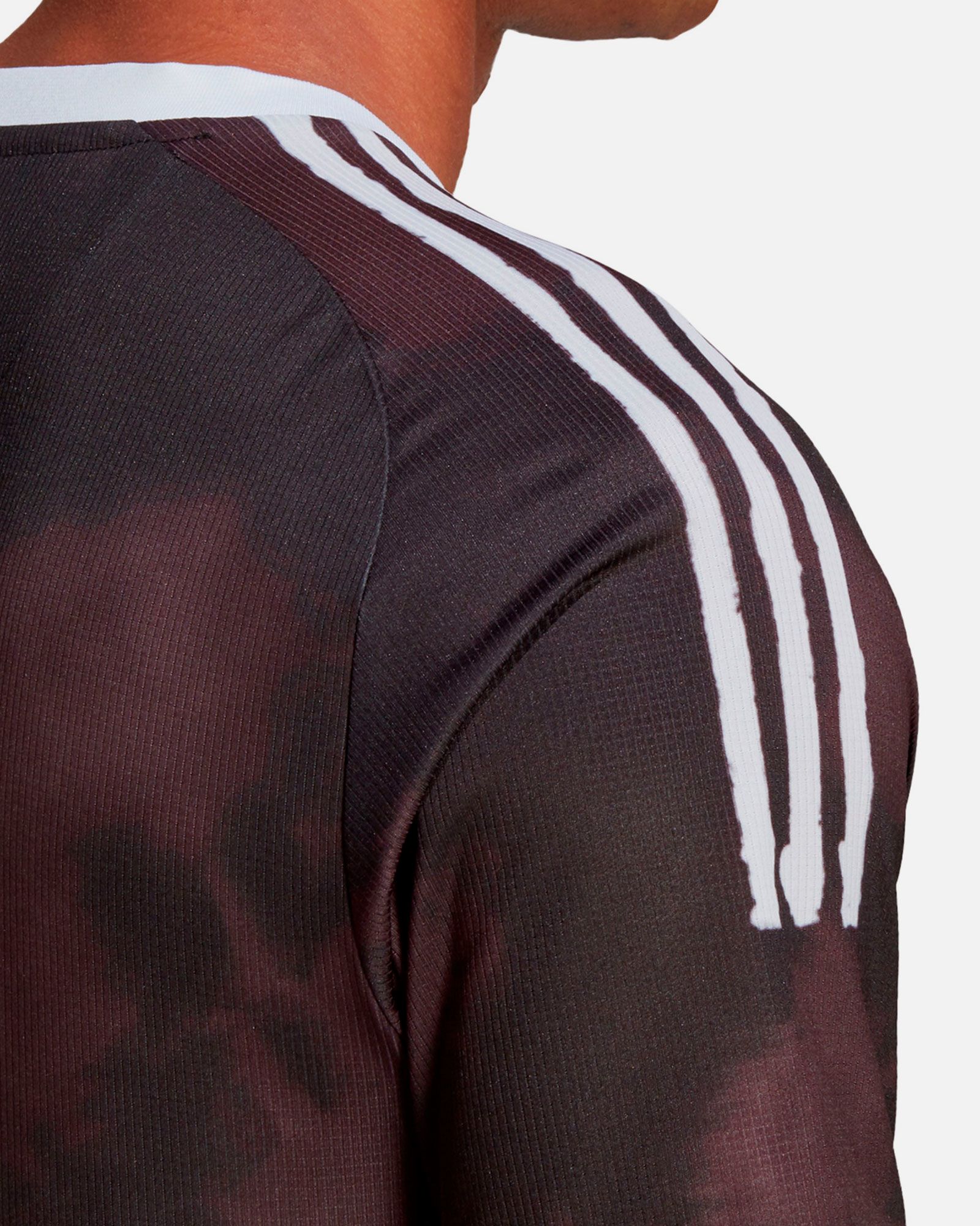 Camiseta real madrid human race best sale