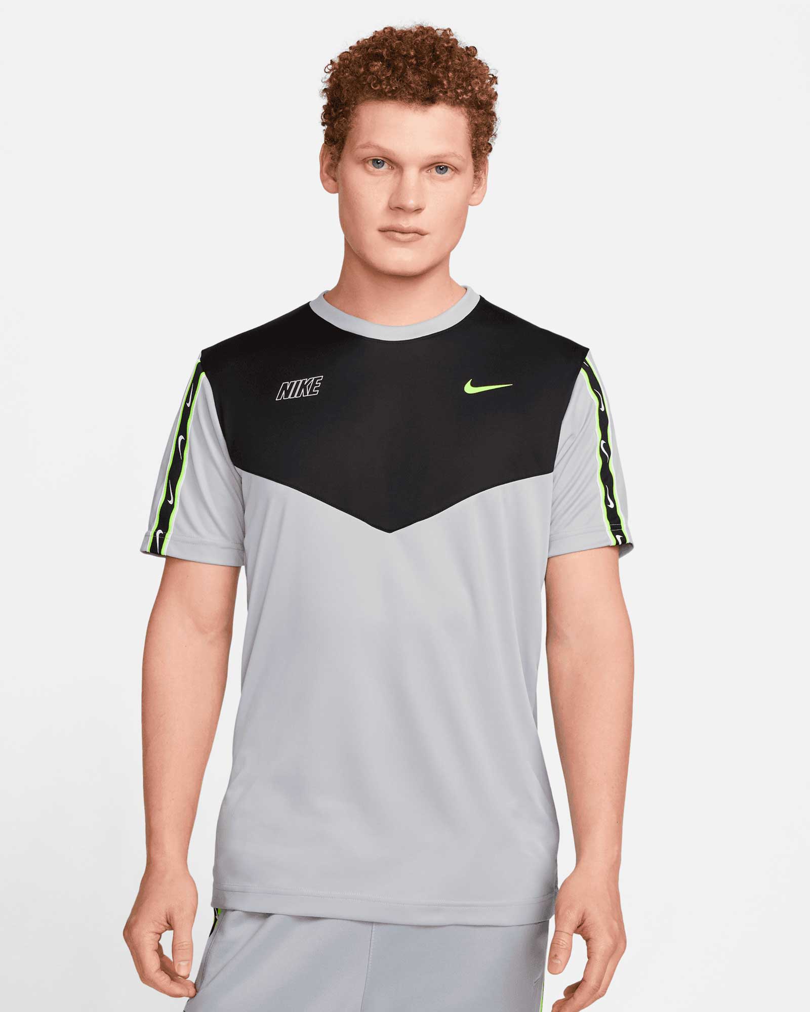 Camiseta Nike Dri-FIT Sportwear Repeat 