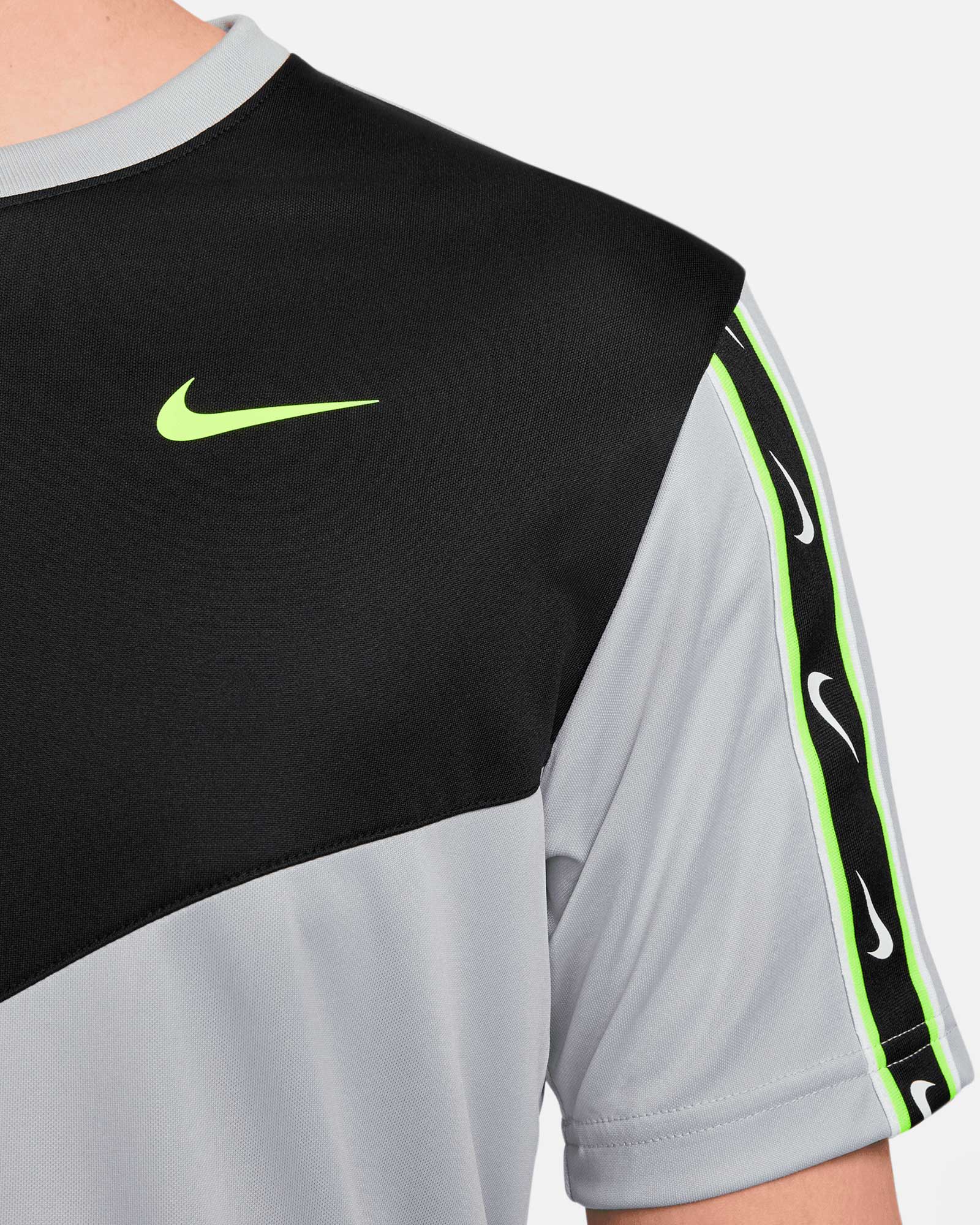 Camiseta Nike Dri-FIT Sportwear Repeat  - Fútbol Factory