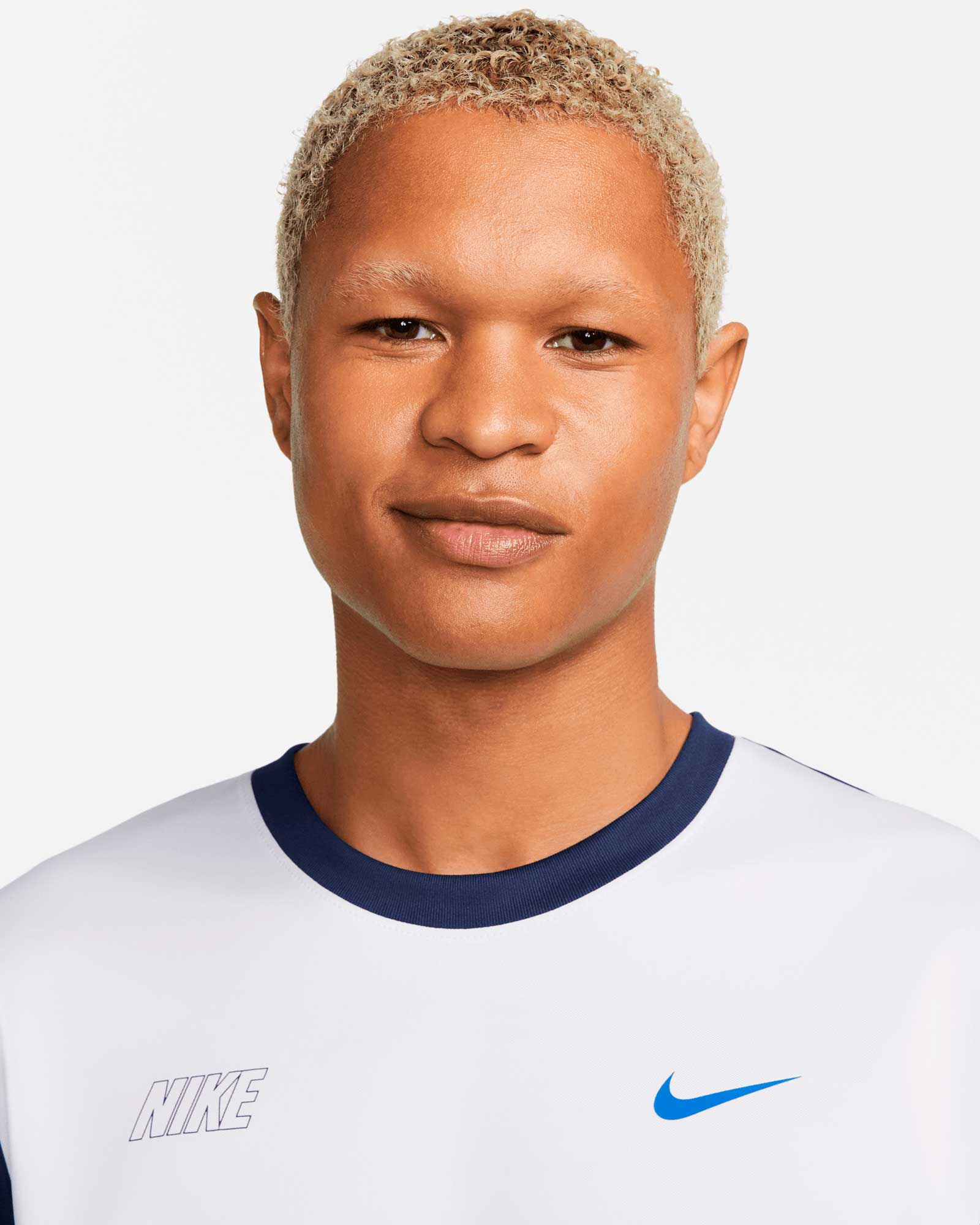 Camiseta Nike Dri-FIT Sportwear Repeat  - Fútbol Factory