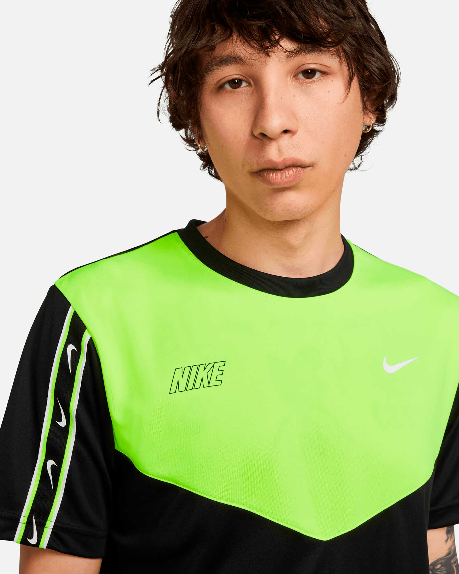 Camiseta Nike Sportswear Repeat - Fútbol Factory