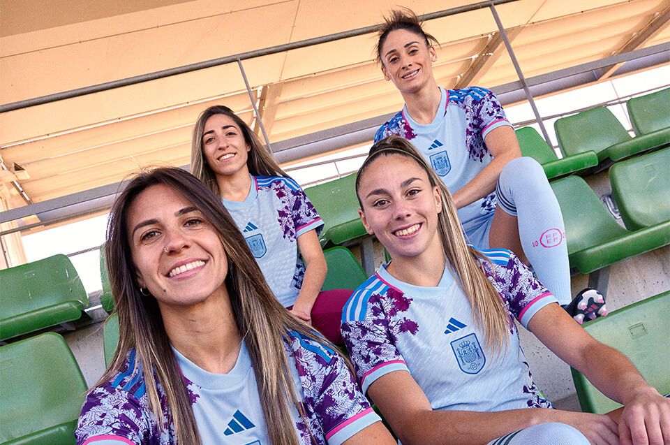 España está preparada: las chicas llevarán una llamativa segunda equipación para el Mundial - Fútbol Factory