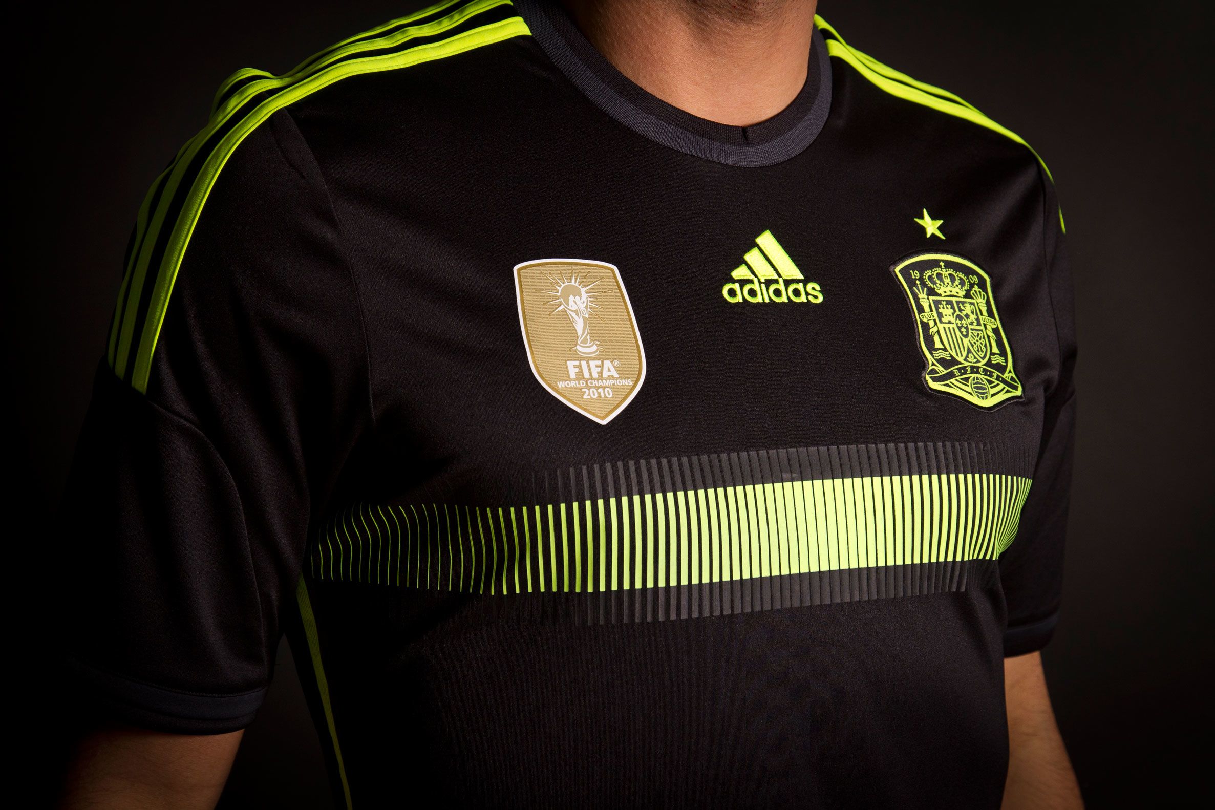 La camiseta Negra de España 2014 - Fútbol Factory