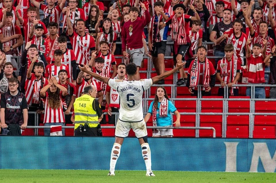 El Sevilla FC presenta sus nuevas camisetas para la temporada 2023/24