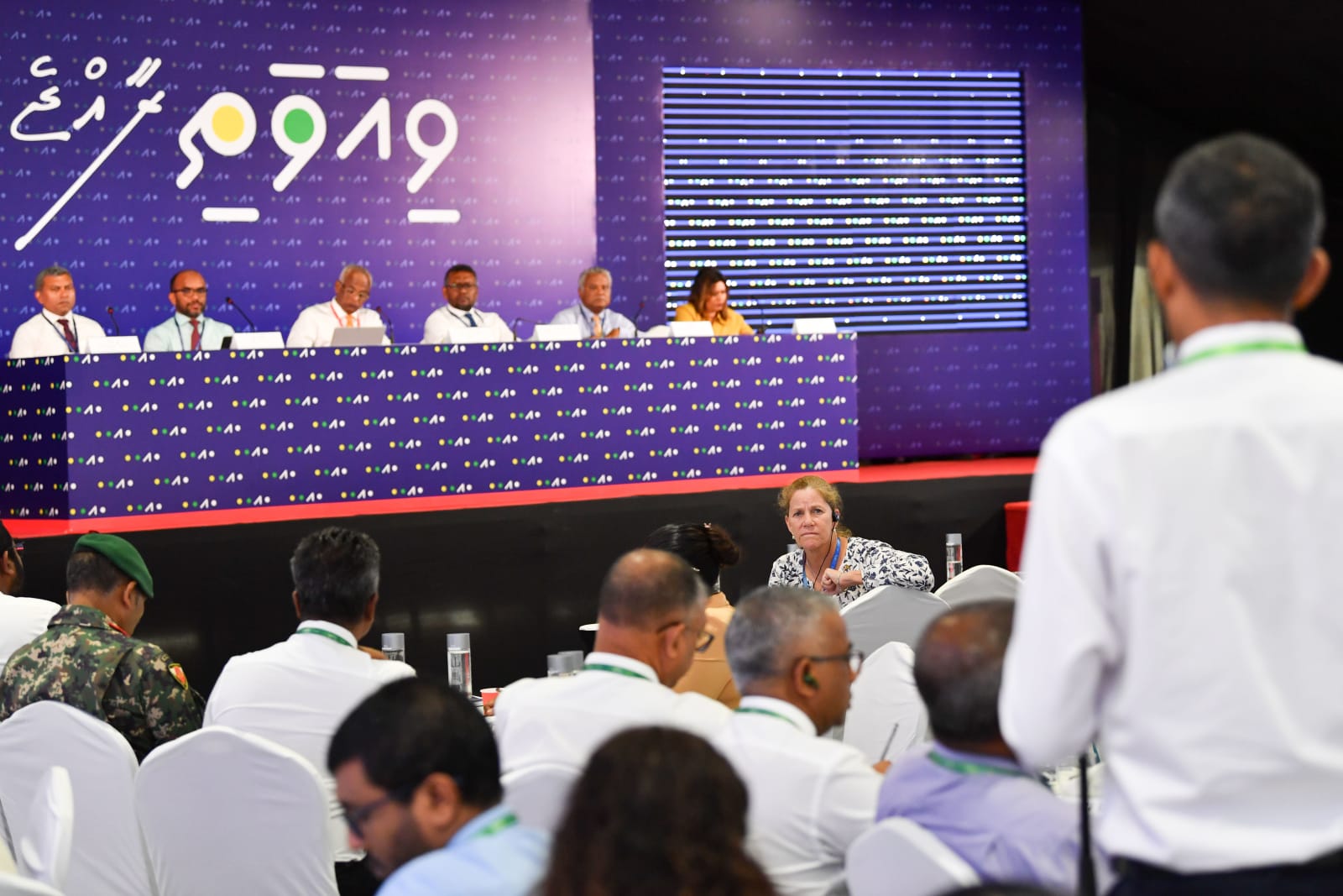 ވިޔަވަތި ރާއްޖޭ ކޮންފަރަންސްގައި ފުވައްމުލައް ސިޓީ ކައުންސިލްގެ މޭޔަރު ވާހަކަފުޅު ދައްކަވަނީ