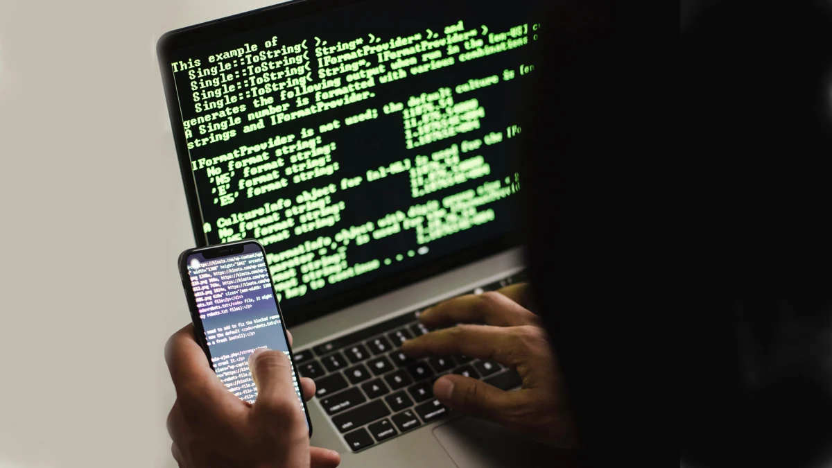 Ollongren liet verkiezingssoftware “onderzoeken” door anti-FVD-haatzaaiende D66’er