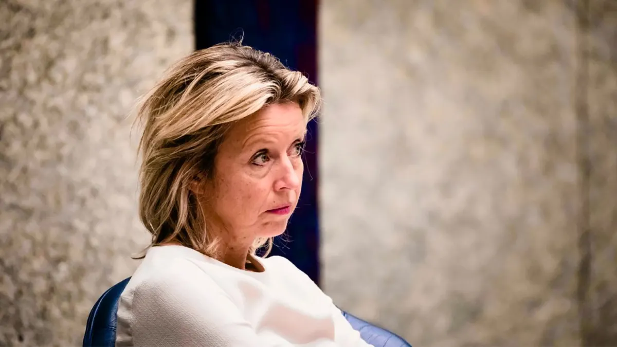 FVD stelt Kamervragen aan Ollongren (D66) over inperking publiek debat en vrije internet