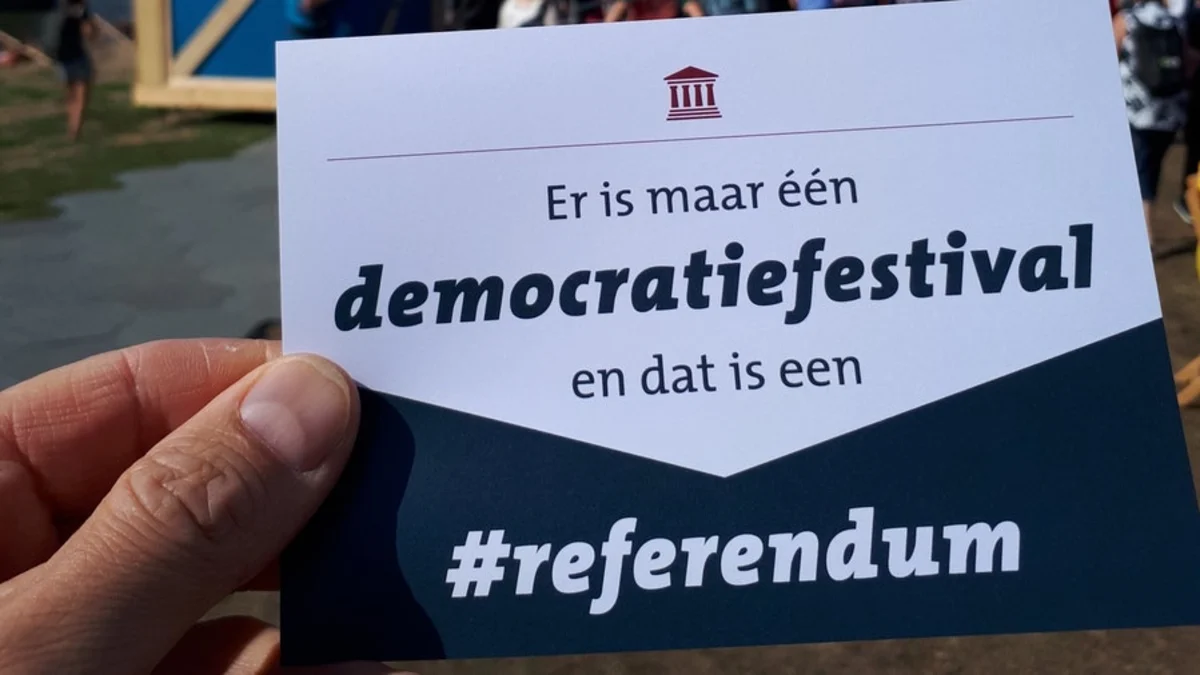 Het enige “democratiefestival” is het referendum!